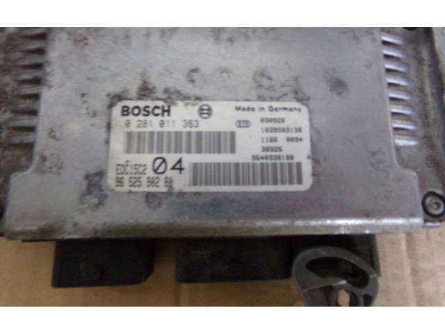Блок управления двигателем Блок управления 0281011363 Citroen C8