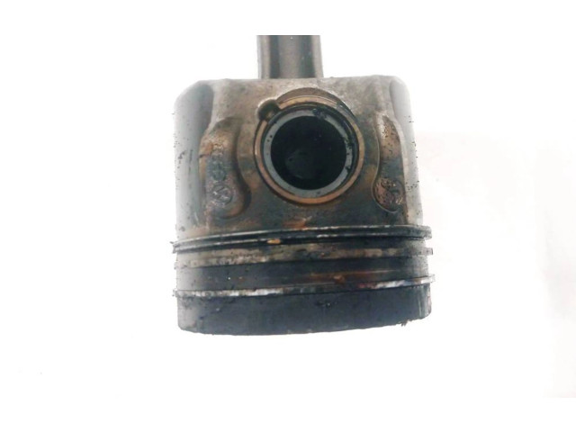 Píst    Volkswagen Caddy     