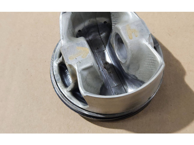 Píst 89L106 BMW M5 S63b44b