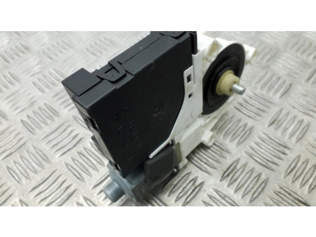 Передний двигатель механизма для подъема окон