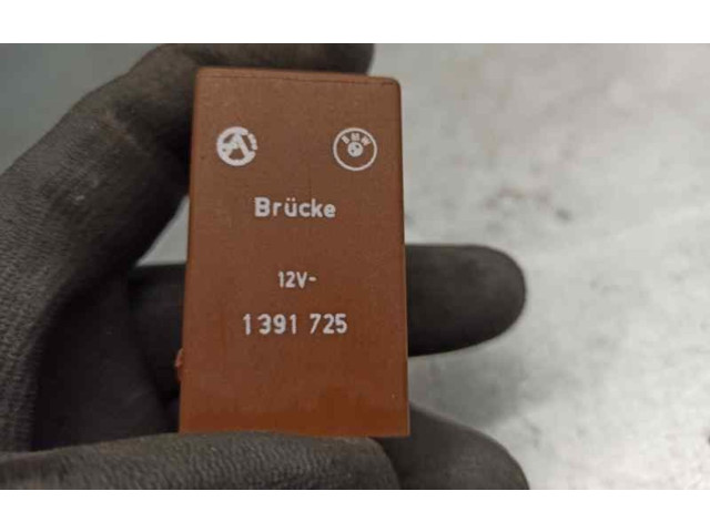 Pojistková skříňka 1391725 BMW 5 E34 1989