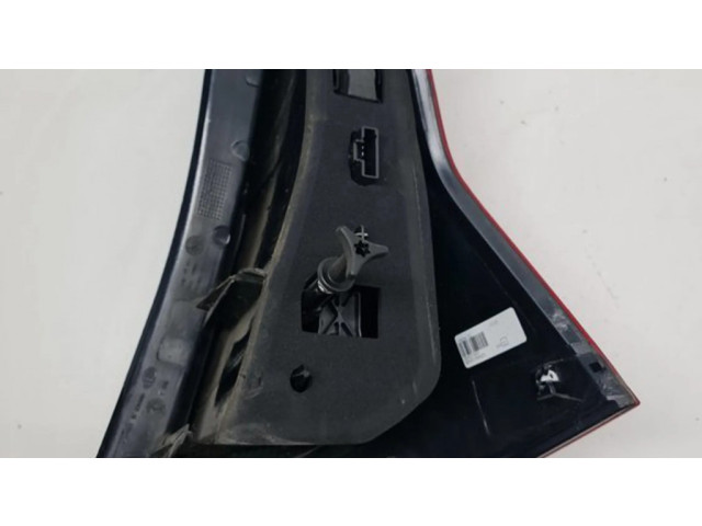 Задний фонарь 8200734825, 62421001 Dacia Sandero