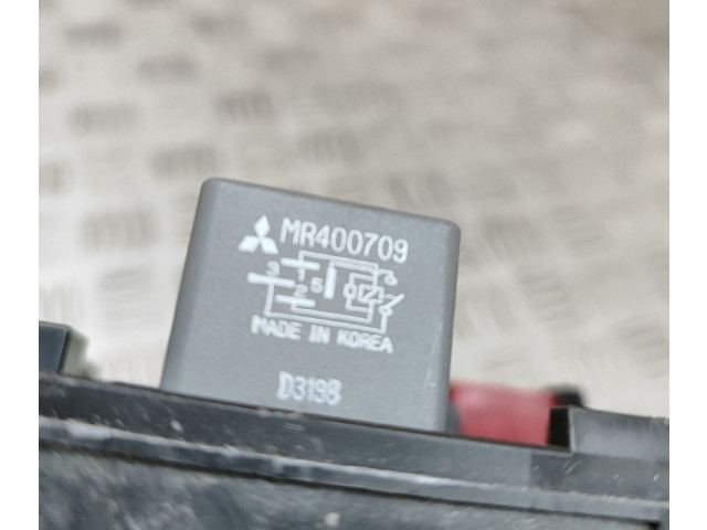 Блок предохранителей 8565A392, MR400709 Mitsubishi Outlander
