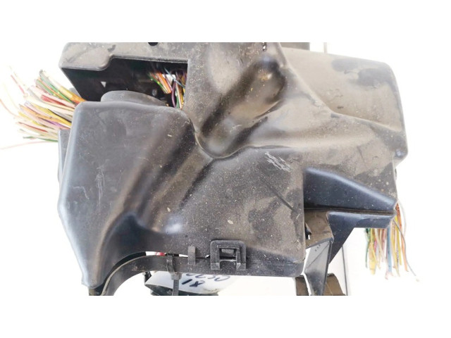   Pojistková skříňka 9568205480   Citroen Berlingo 2000