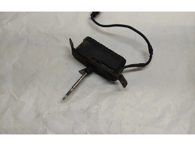 Моторчик стеклоочистителя 8620959 Volvo S80