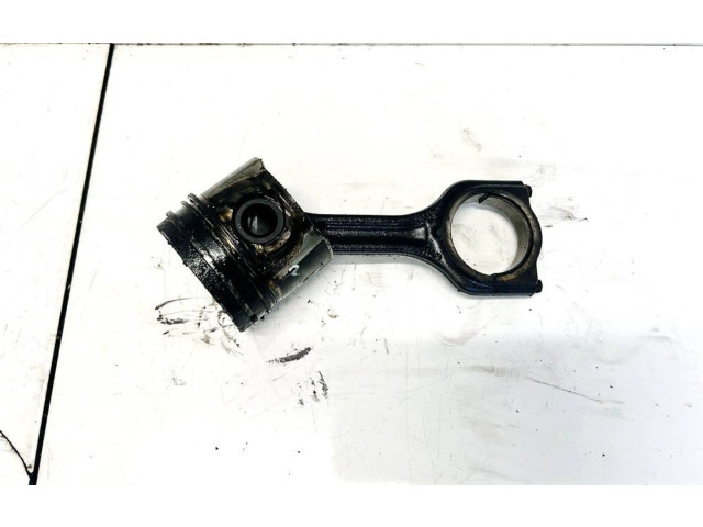 Поршень с шатуном    Peugeot 407