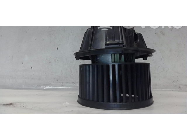 Вентилятор печки 272106020R Dacia Duster