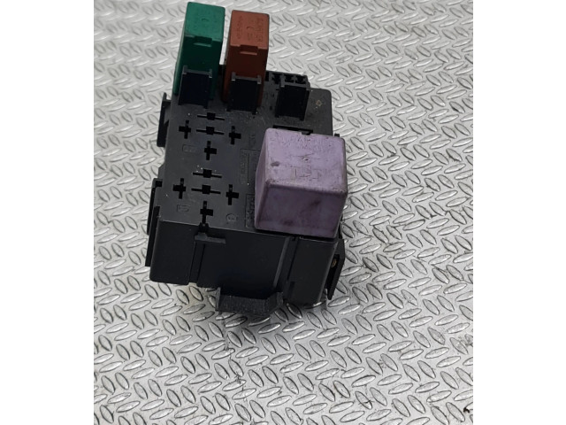 Блок предохранителей 15446191   Renault Clio II    
