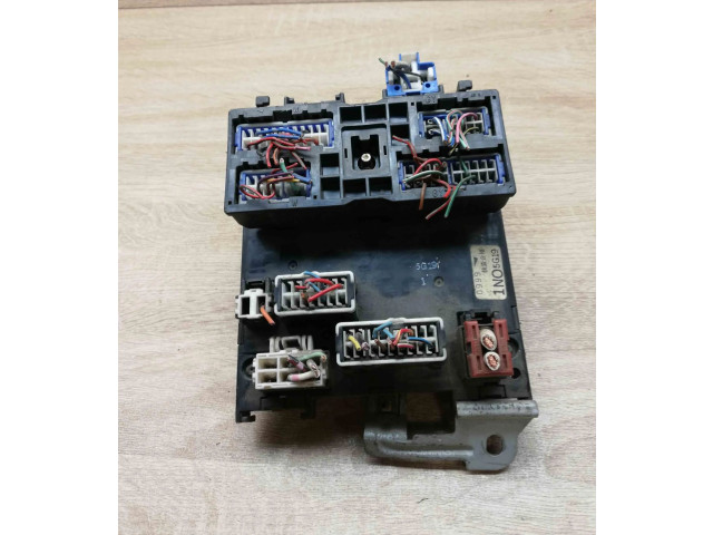   Pojistková skříňka 1n05g19, 0999   Nissan Almera 1995