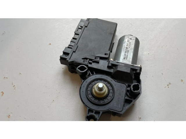 Задний двигатель механизма для подъема окон