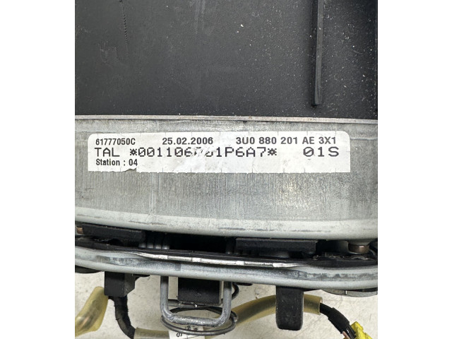 Подушка безопасности водителя 3U0880201AE Skoda Superb B5 (3U)