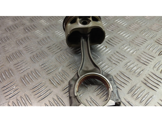 Píst 7843237 BMW 7 F01 F02 F03 F04 pro benzínový motor 4.4 N63B44 V8