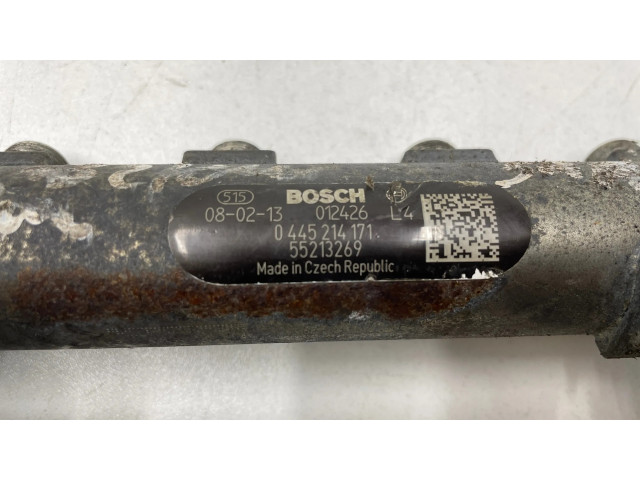 Топливная рампа 55213269, 012426 Saab 9-3 Ver2 1.9