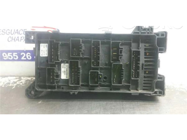 Блок предохранителей 911613E010, 911613E010 KIA Sorento