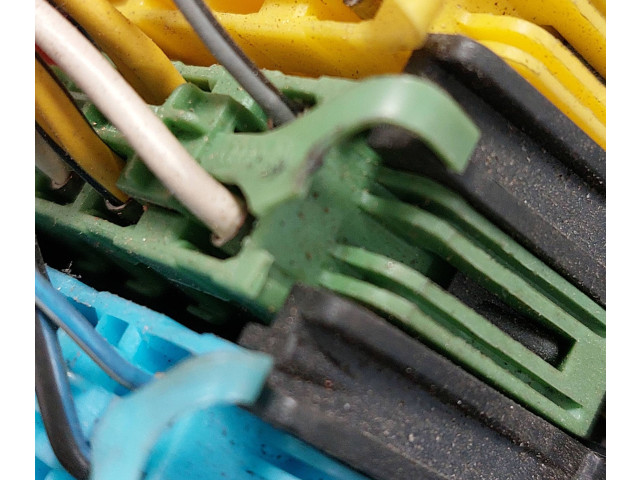 Pojistková skříňka 443941822B, 896051 Audi 80 90 S2 B4 1995