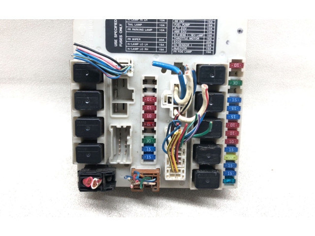 Блок предохранителей Nissan Sentra B16