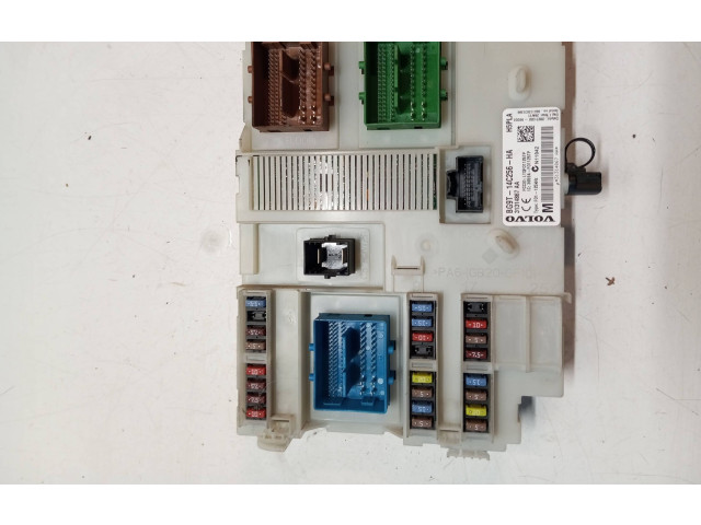 Блок предохранителей 31314867 Volvo V70