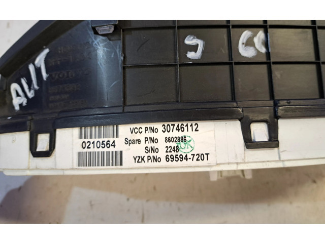 Панель приборов 30746112, 8673802   Volvo V70       