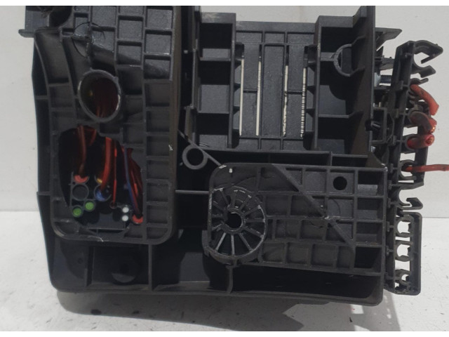   Pojistková skříňka    Volkswagen Tiguan 2008