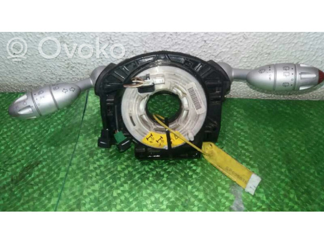 Мултифункционный включатель управления / ручка