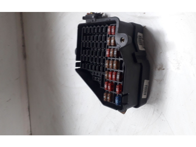 Блок предохранителей Volkswagen Golf IV
