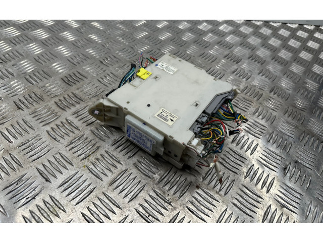   Pojistková skříňka 8273030631   Lexus GS 300 350 430 450H 2008