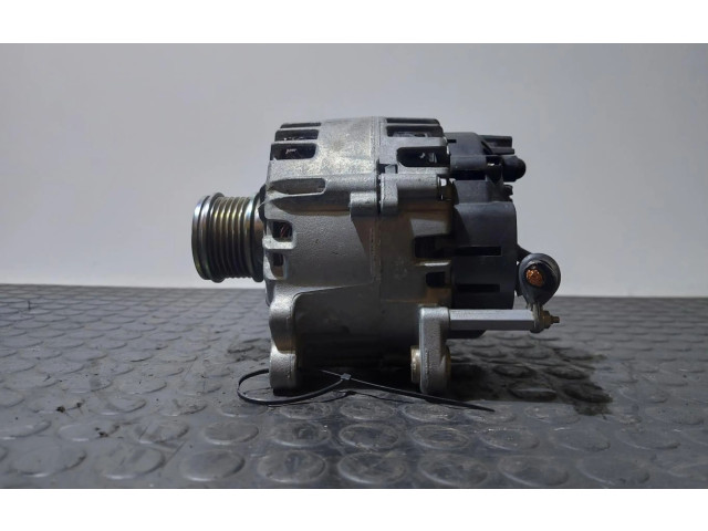 Генератор 04L903023L Audi Q3 8U