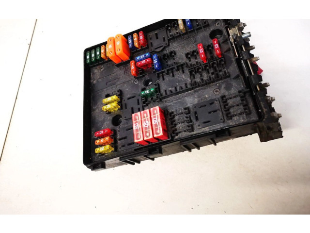 Блок предохранителей  1k0937124k, 1K0937124K   Volkswagen Touran I    