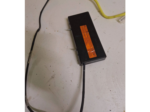 Zámek zadních dveří AK023992, 817608 Subaru Outback 2008