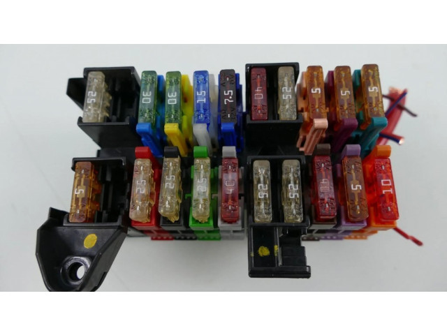   Pojistková skříňka 2035400050, 08200500   Mercedes-Benz SLK R171 2006