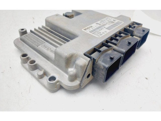 Блок управления двигателем ECU 9664843780 Citroen Berlingo