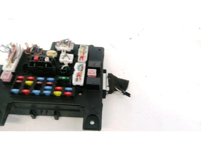 Блок предохранителей Mitsubishi Outlander