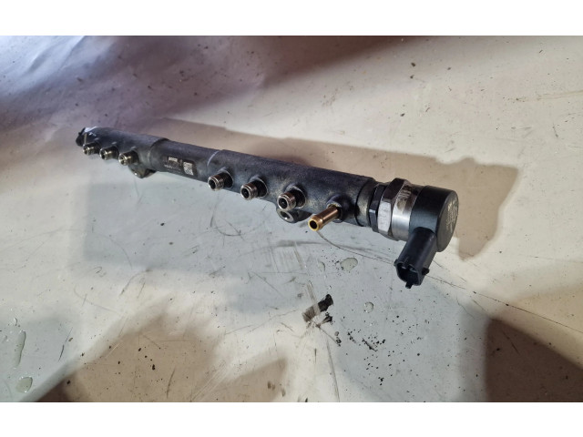 Топливная рампа 0281002712   Volvo V70  