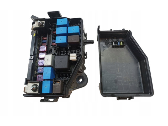 Блок предохранителей  91200-4Y071   KIA Rio    