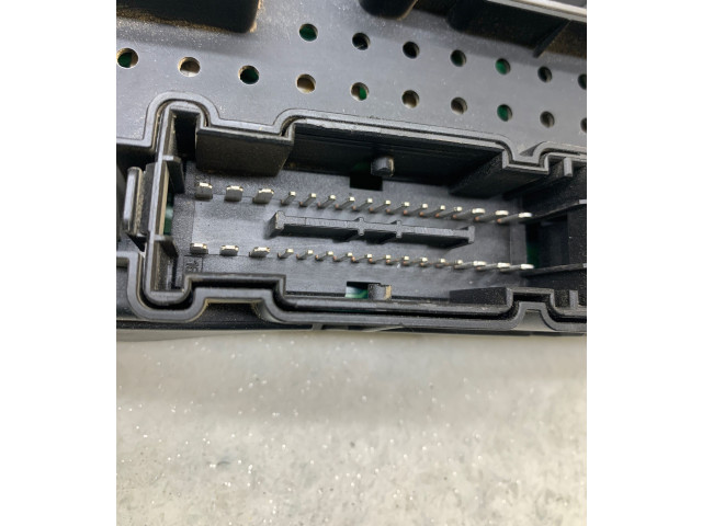 Блок предохранителей 30728512, 06W425   Volvo S60    