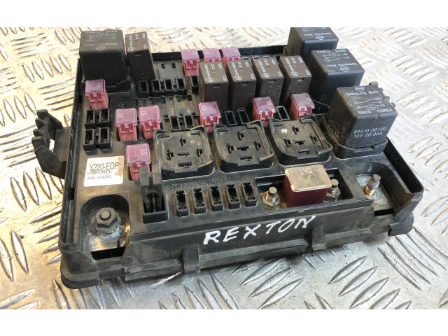 Блок предохранителей Y220EDP, 05F08D SsangYong Rexton