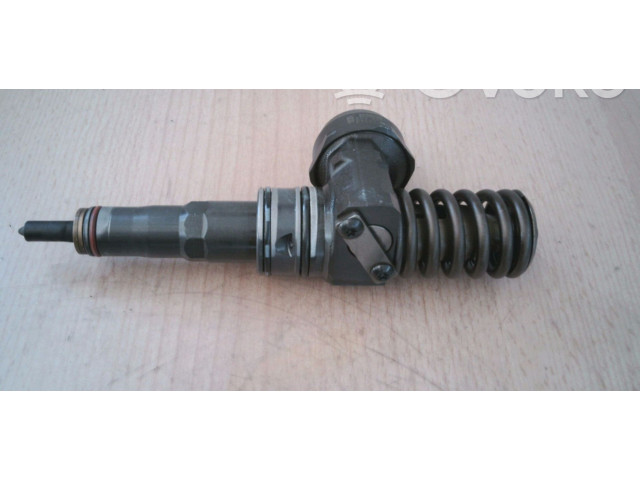 Vstřikovač 038130073BN Skoda Octavia Mk2 (1Z)