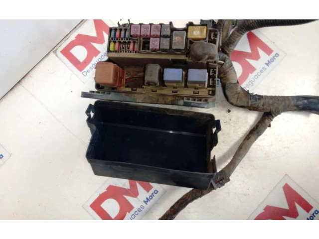 Pojistková skříňka Nissan Navara