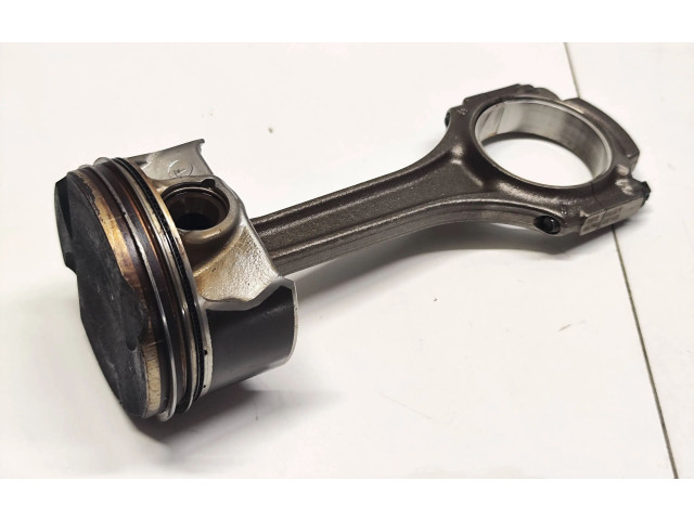 Píst EH220518, A17700Q06 Mercedes-Benz C AMG W205