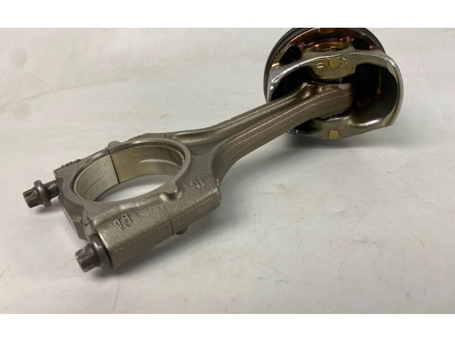  Поршень с шатуном DNUE 02606LJ1, 4202606LJ1  Audi A3 S3 8V  