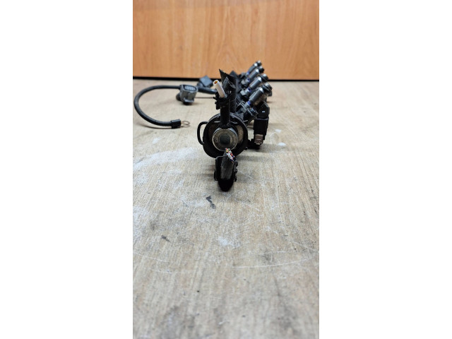 Топливная рампа 032133319 Volkswagen Golf III