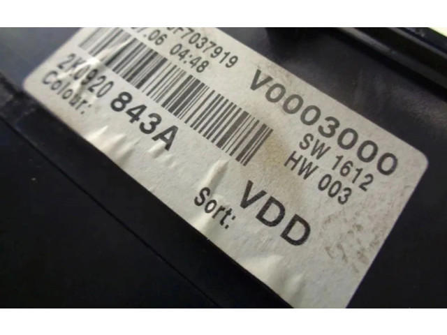 Přístrojová deska Volkswagen Caddy 2010 1T0920854C