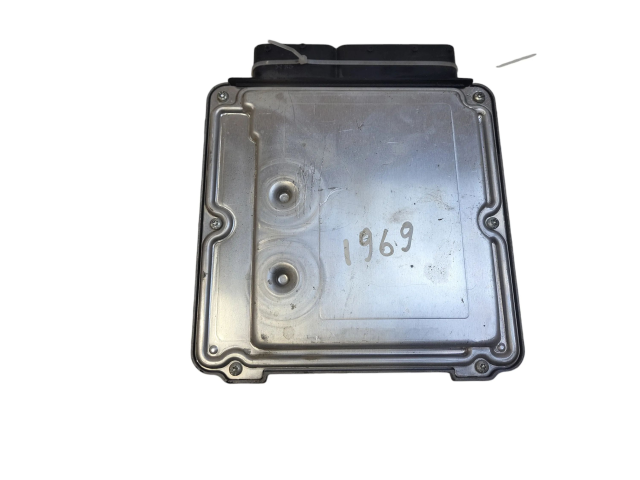 Řídící jednotka 0281012272, 03G906016 Volkswagen Caddy 2007