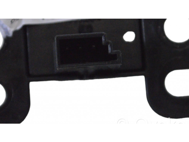 Кнопка крюка в багажнике