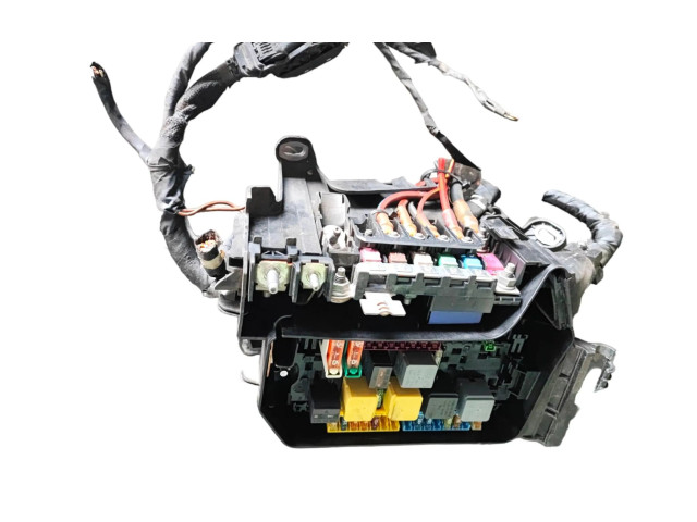 Блок предохранителей K9K   Mercedes-Benz A W176    