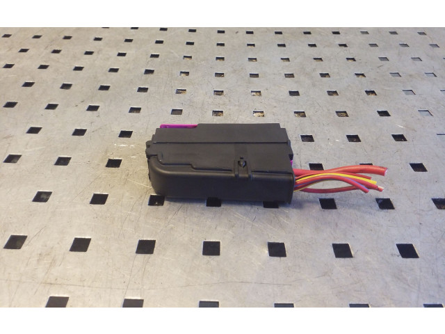   Pojistková skříňka 8K0941824   Audi A5 8T 8F 2007