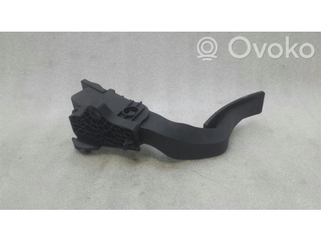 Педаль акселератора