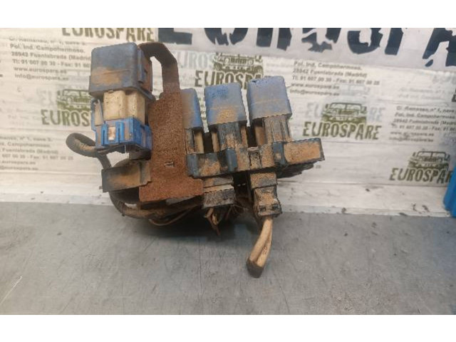 Pojistková skříňka 243802S700 Nissan Navara D22 2001