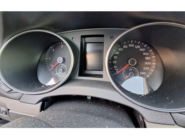 Панель приборов 5K0920870G Volkswagen Golf VI