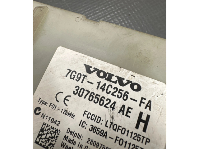 Блок предохранителей 7G9T14C256FA, 30765624AE   Volvo V70    